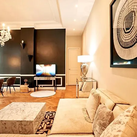Spacious Flat - Champs Elysees *