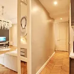 Spacious Flat - Champs Elysées