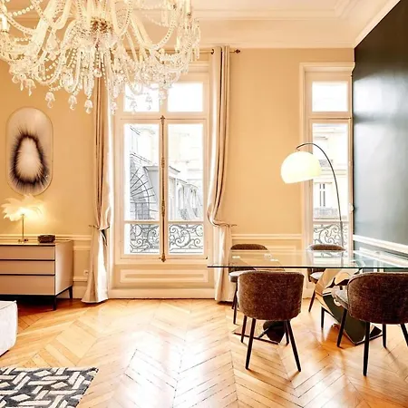 Spacious Flat - Champs Elysees *