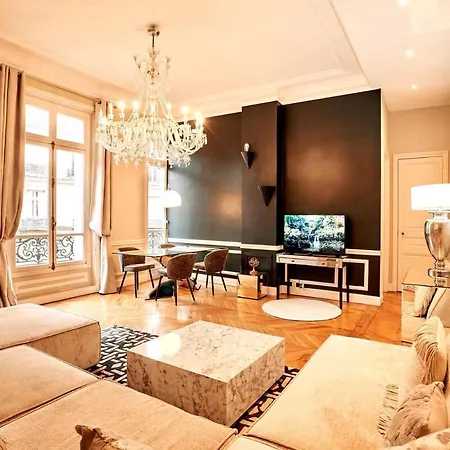 Spacious Flat - Champs Elysees * Paris