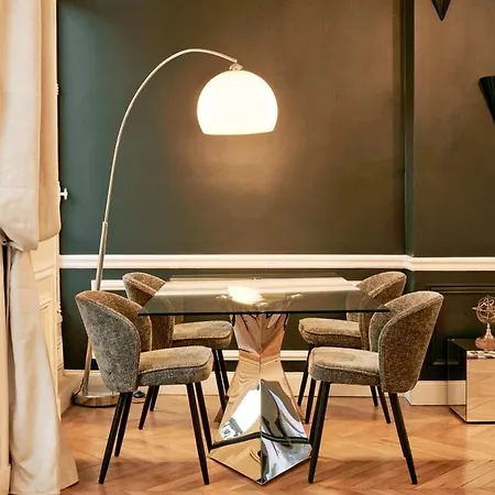 Spacious Flat - Champs Elysees Paris