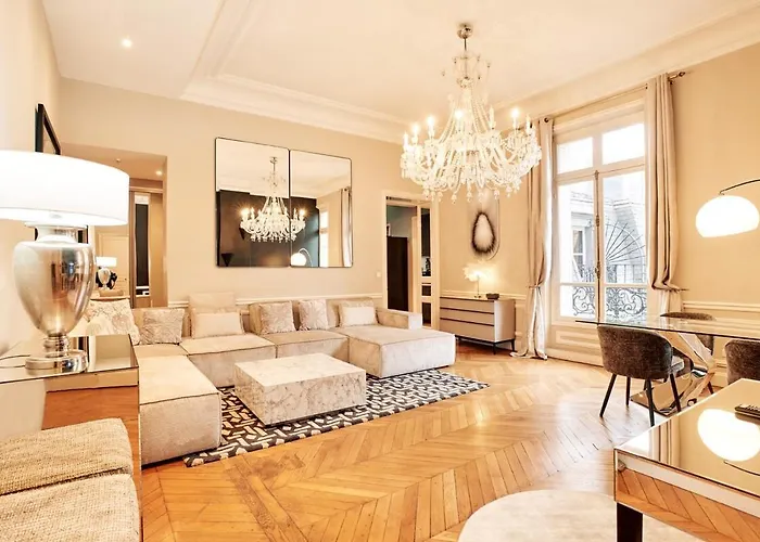 Spacious Flat - Champs Elysees パリ