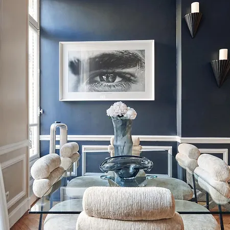 Spacious Flat - Champs Elysees Apartment