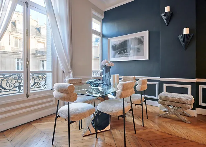 Spacious Flat - Champs Elysees Apartment Paris
