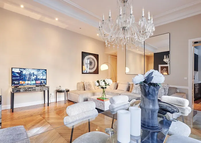 Spacious Flat - Champs Elysees Apartment Paris