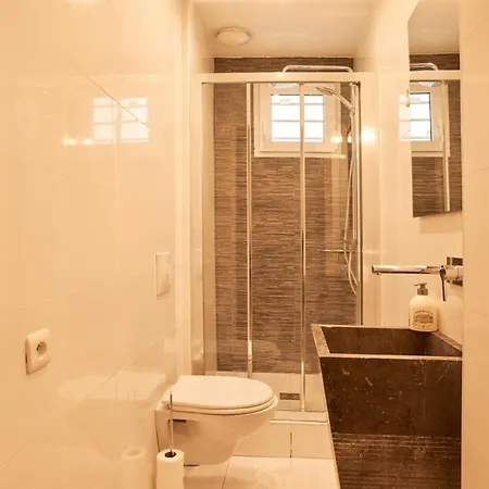 Spacious Flat - Champs Elysees *