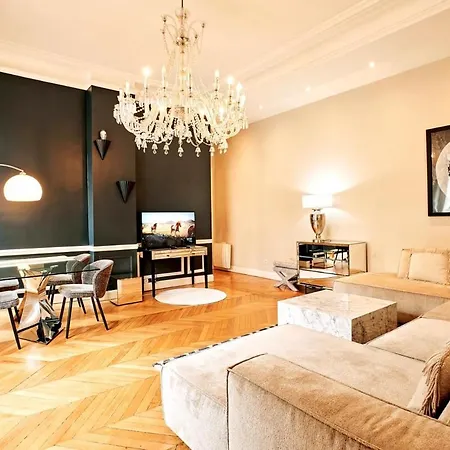 Spacious Flat - Champs Elysees Paris