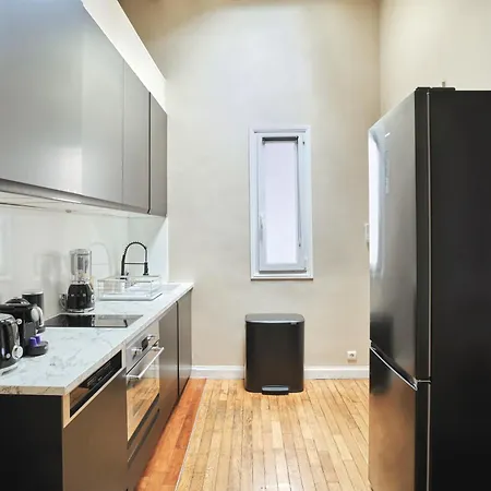 Spacious Flat - Champs Elysees Apartman *