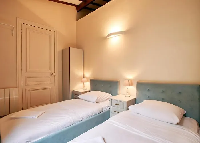Spacious Flat - Champs Elysees Apartman