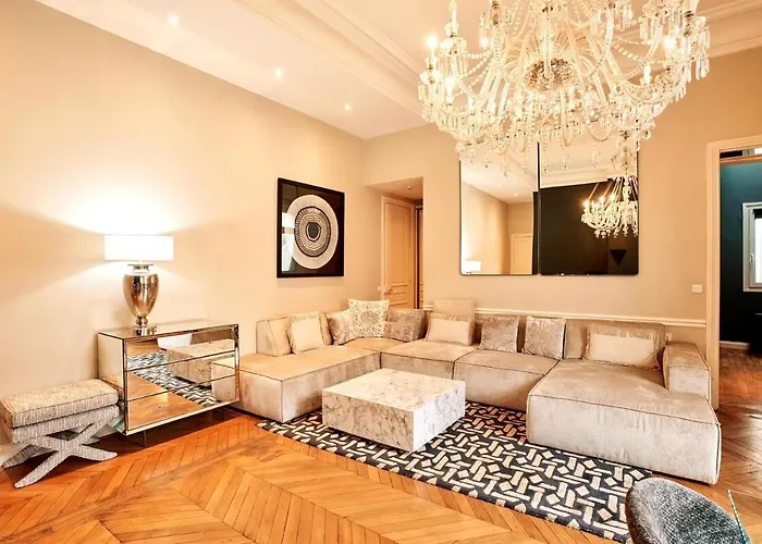 Spacious Flat - Champs Elysees Apartman